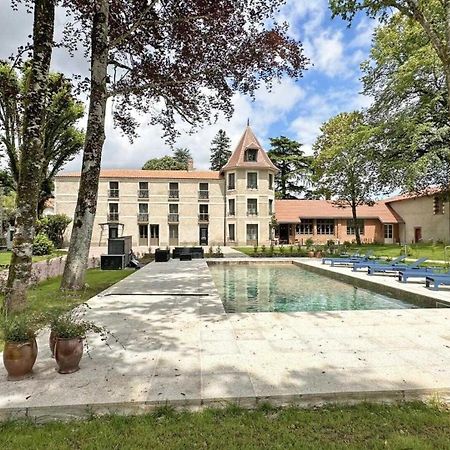 Le Manoir Des Perrieres Bed and Breakfast Rochechouart Exteriör bild