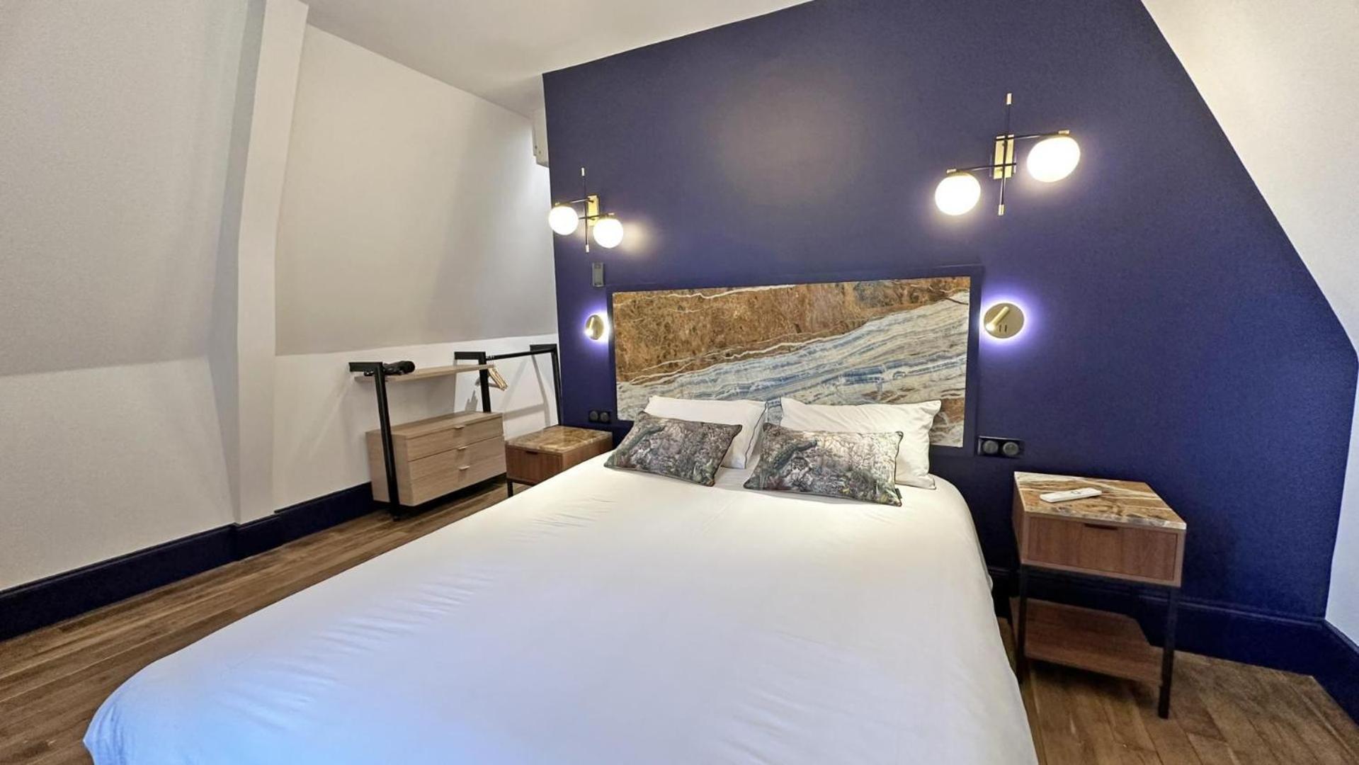 Le Manoir Des Perrieres Bed and Breakfast Rochechouart Exteriör bild