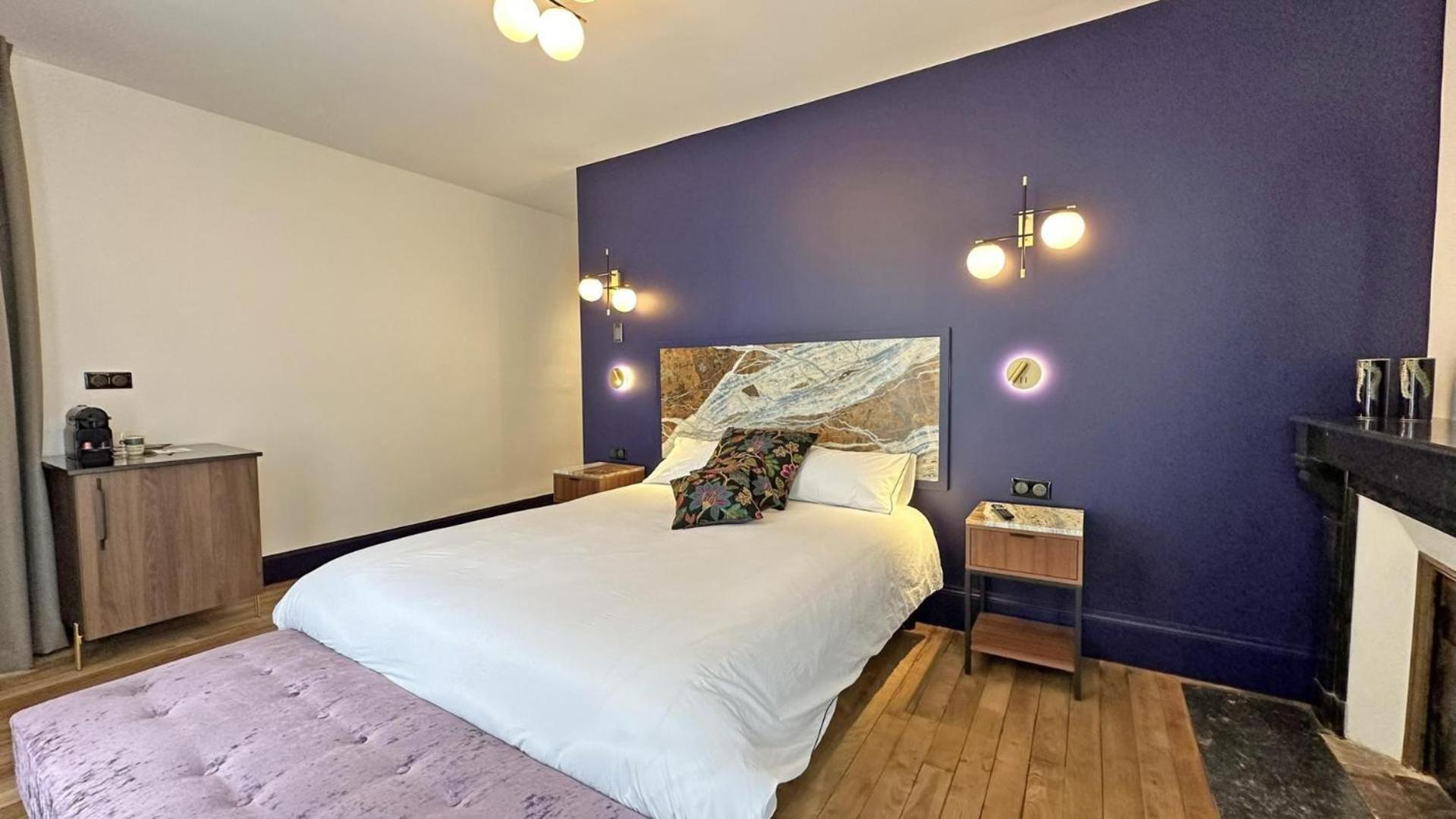 Le Manoir Des Perrieres Bed and Breakfast Rochechouart Exteriör bild