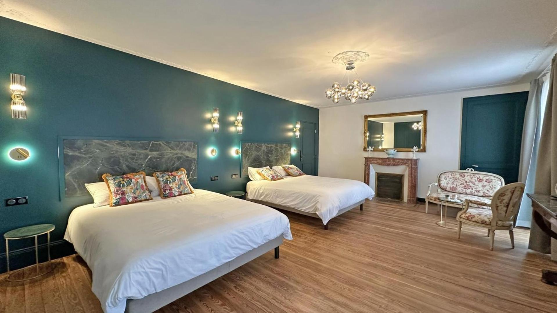 Le Manoir Des Perrieres Bed and Breakfast Rochechouart Exteriör bild