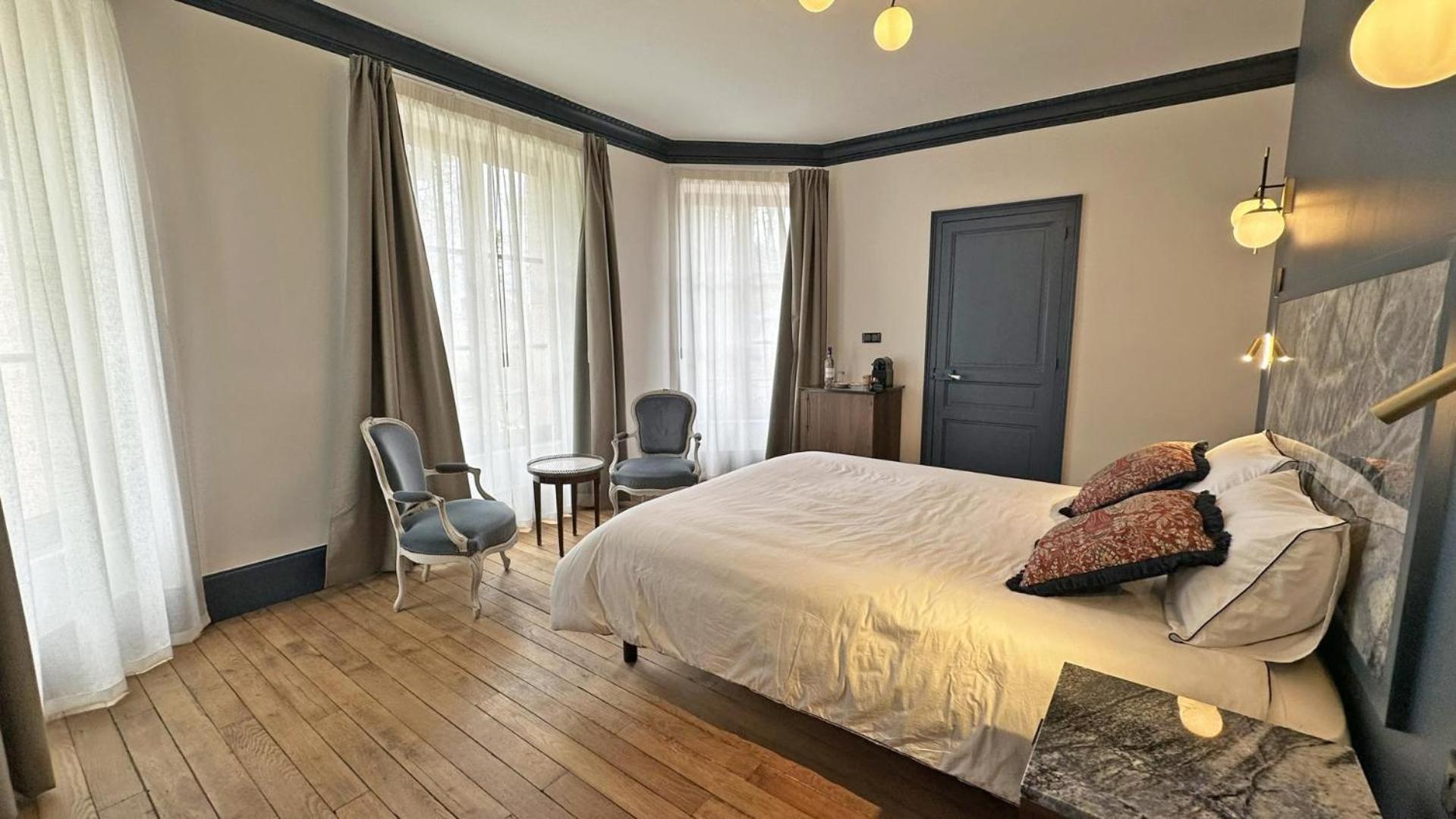 Le Manoir Des Perrieres Bed and Breakfast Rochechouart Exteriör bild