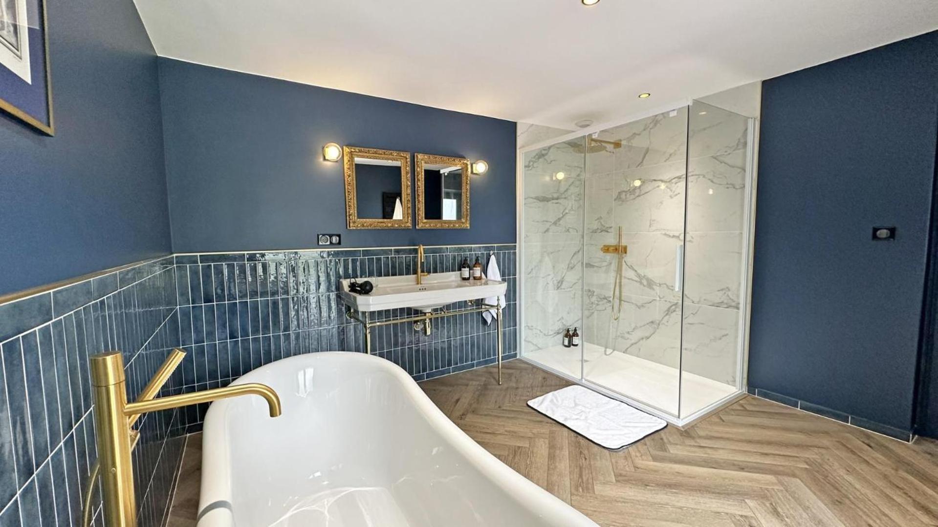 Le Manoir Des Perrieres Bed and Breakfast Rochechouart Exteriör bild